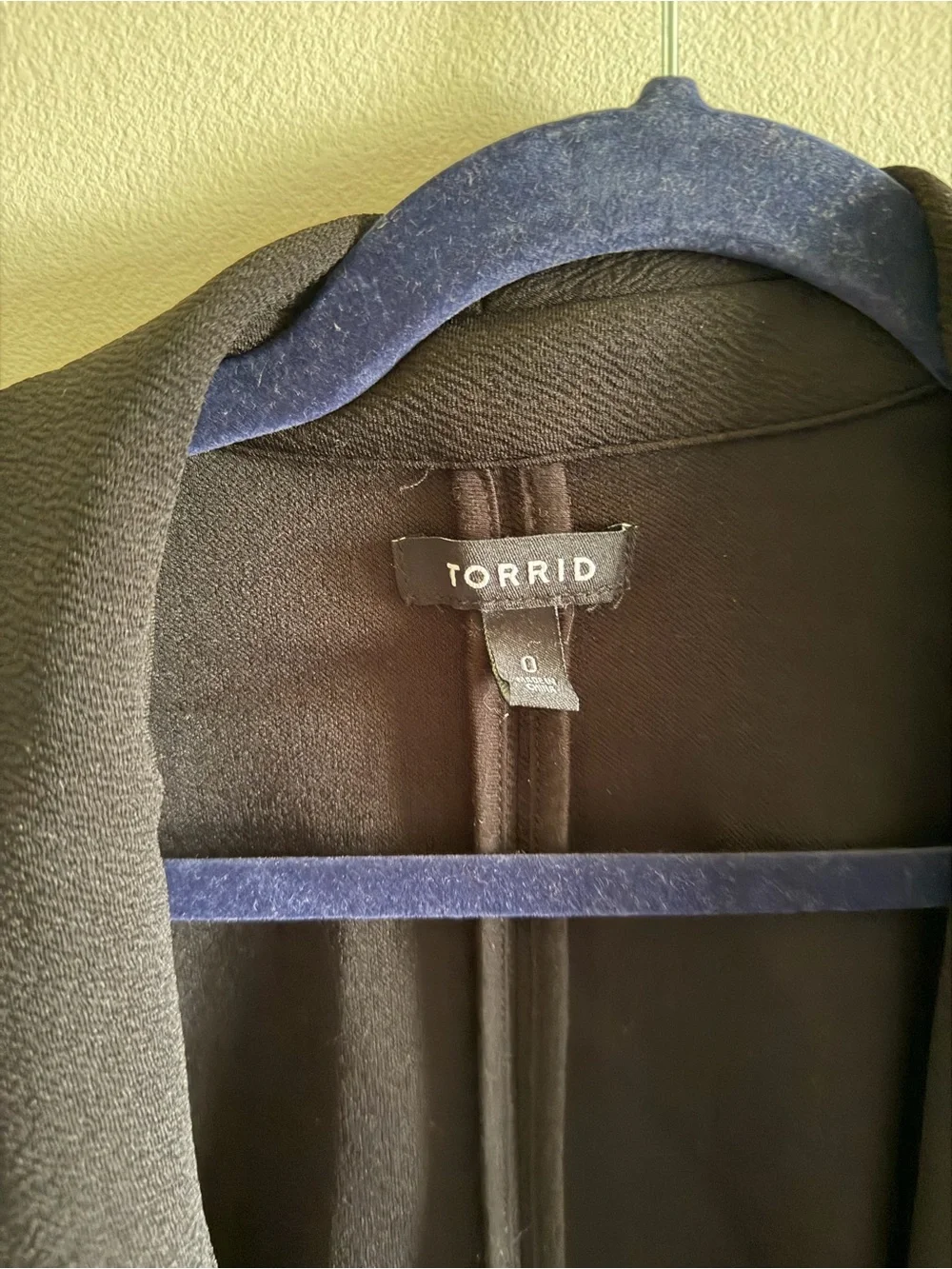 Torrid Black Open-Front Cropped Blazer Jacket size 0